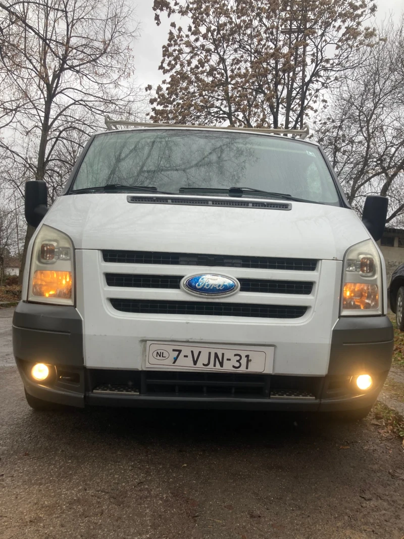 Ford Transit 2.2 turbo diesel 6 местен, снимка 2 - Бусове и автобуси - 48454920