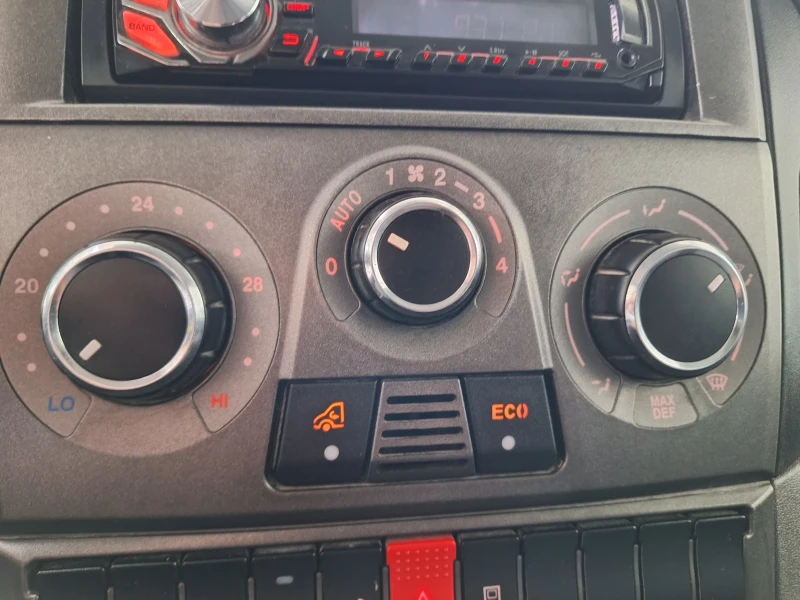 Iveco 35c15 3000 кб.5+ 1 места от Италия с Климатроник, снимка 8 - Бусове и автобуси - 51421720