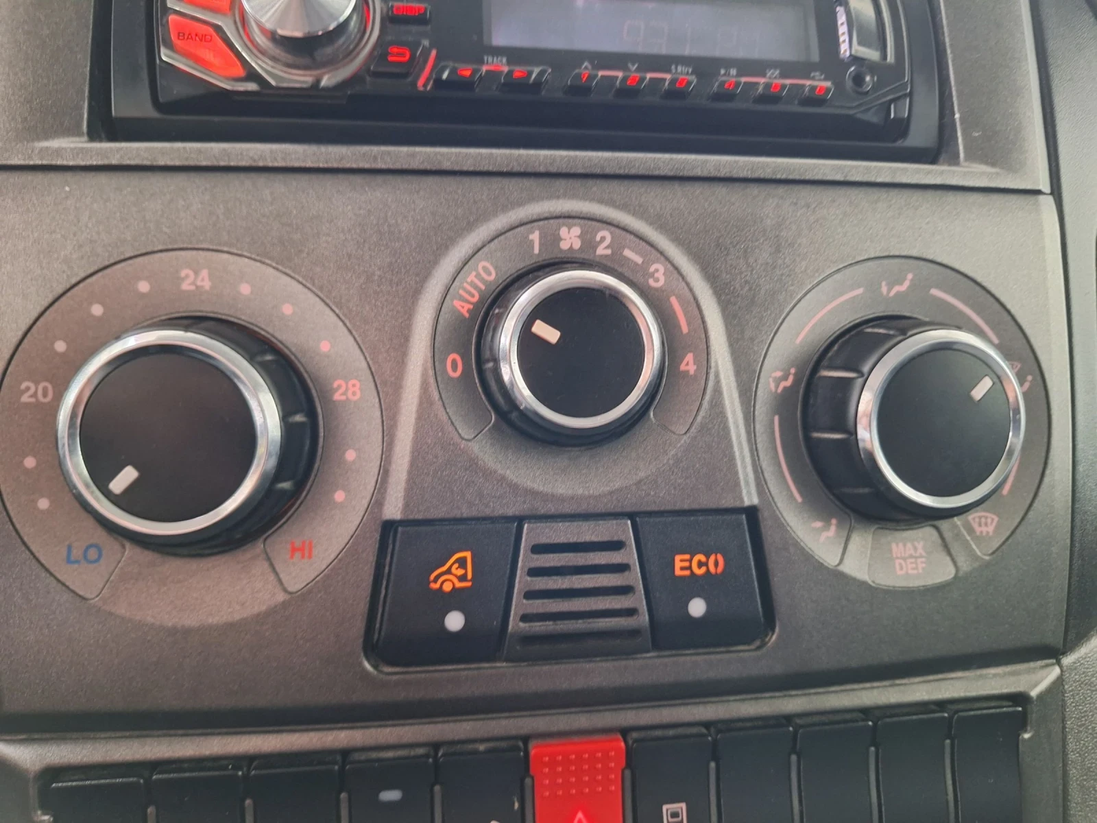 Iveco 35c15 3000 кб 6 места от Италия с Климатроник - изображение 8