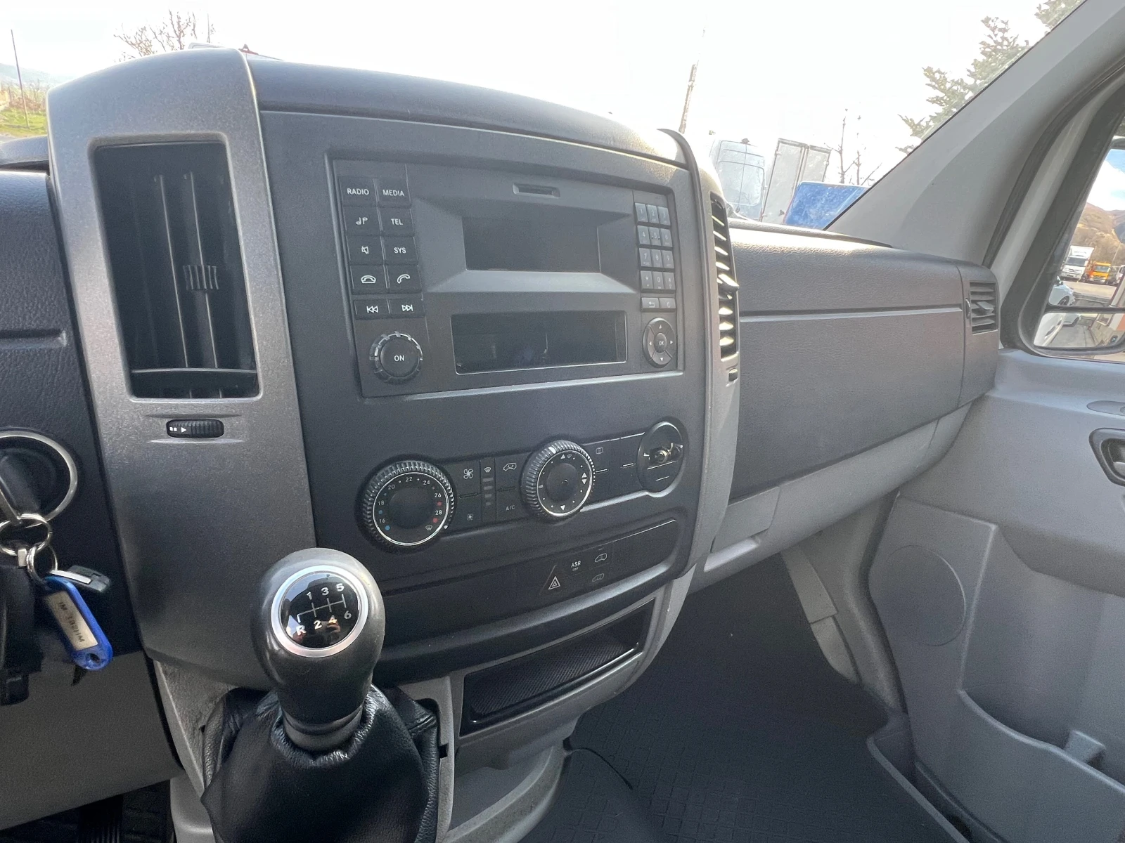 Mercedes-Benz Sprinter 313 CDI Клима , EURO5 , 2 странични врати, снимка 12 - Бусове и автобуси - 53442719
