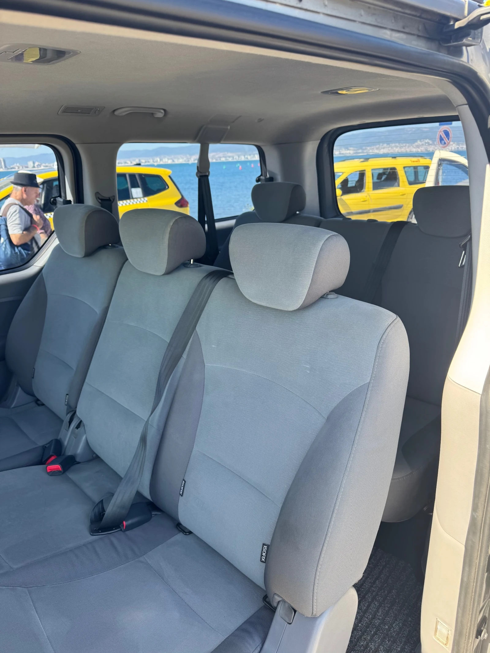 Hyundai Starex 2.5 CRDİ, снимка 9 - Бусове и автобуси - 55900991
