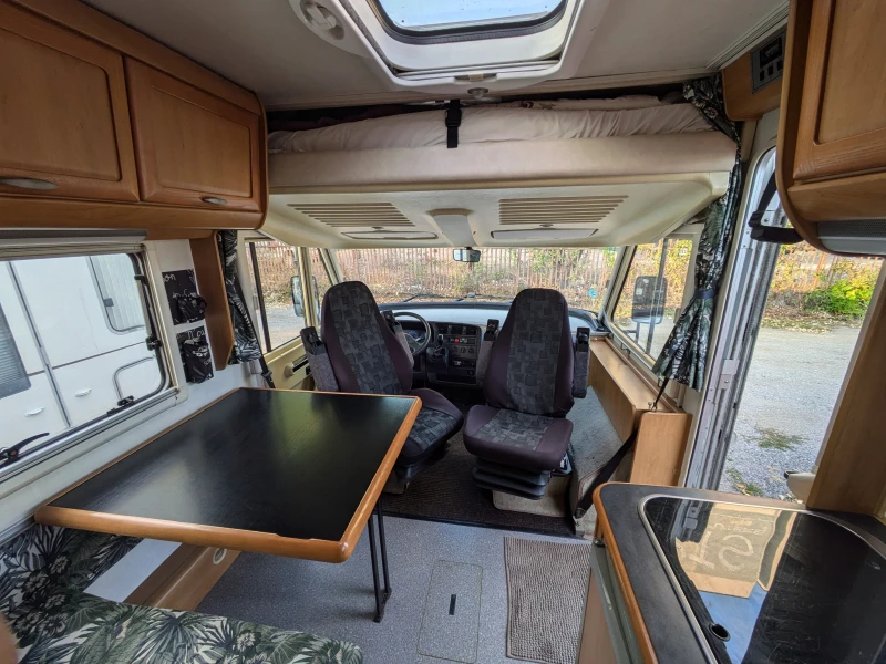 Кемпер HYMER / ERIBA B524, снимка 11 - Каравани и кемпери - 53497106