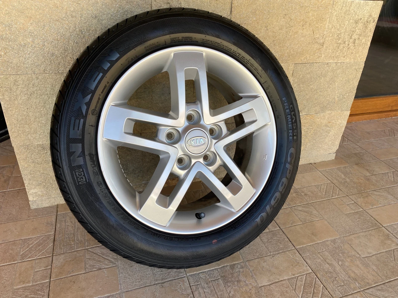 Гуми с джанти Nexen 205/55R16, снимка 5 - Гуми и джанти - 55954462