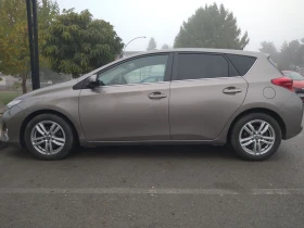 Toyota Auris, снимка 2