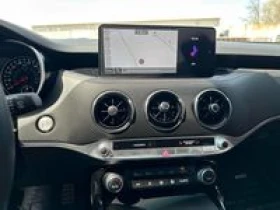 Kia Stinger СЕРВИЗНА ИСТОРИЯ * CARFAX * * ЦЕНА ДО БГ * * , снимка 10 - Автомобили и джипове - 54433379