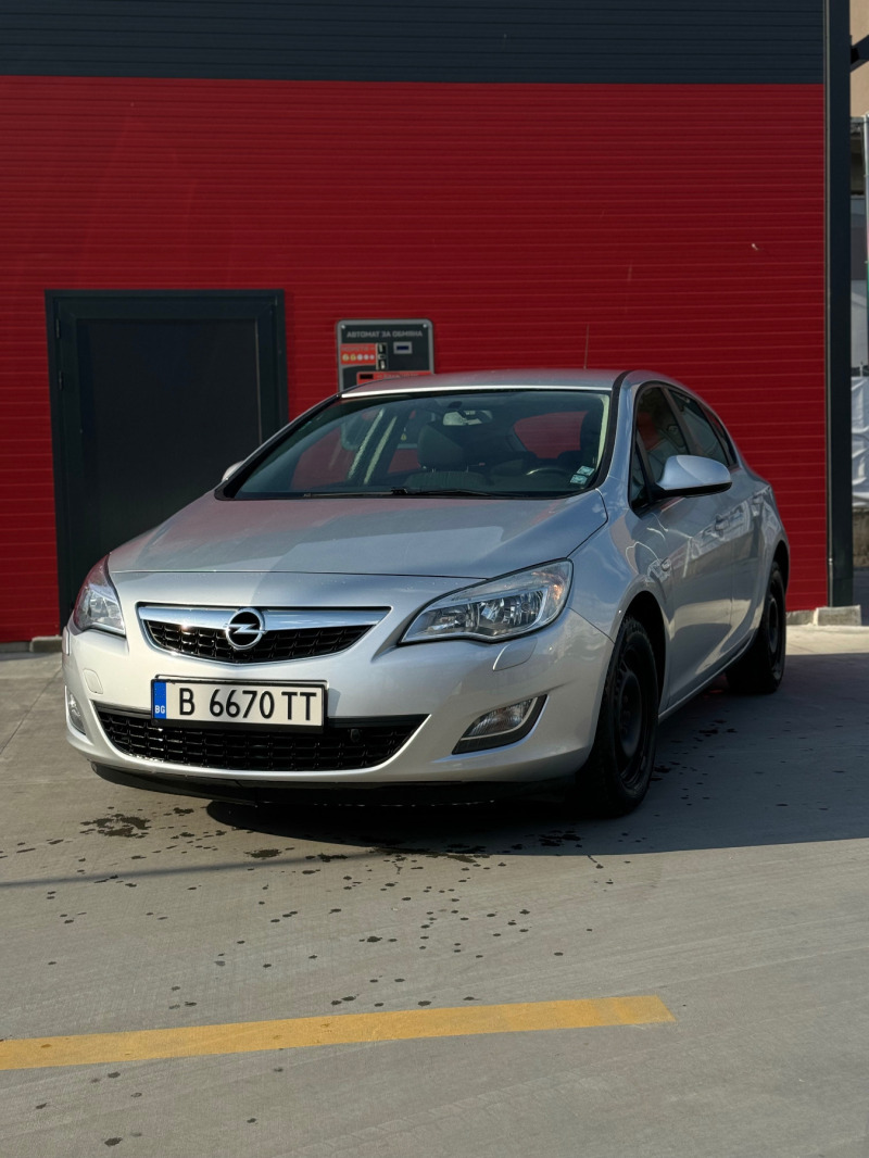 Opel Astra, снимка 1 - Автомобили и джипове - 45605528