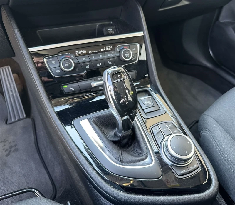 BMW 220 Gran Tourer, снимка 10 - Автомобили и джипове - 49830320