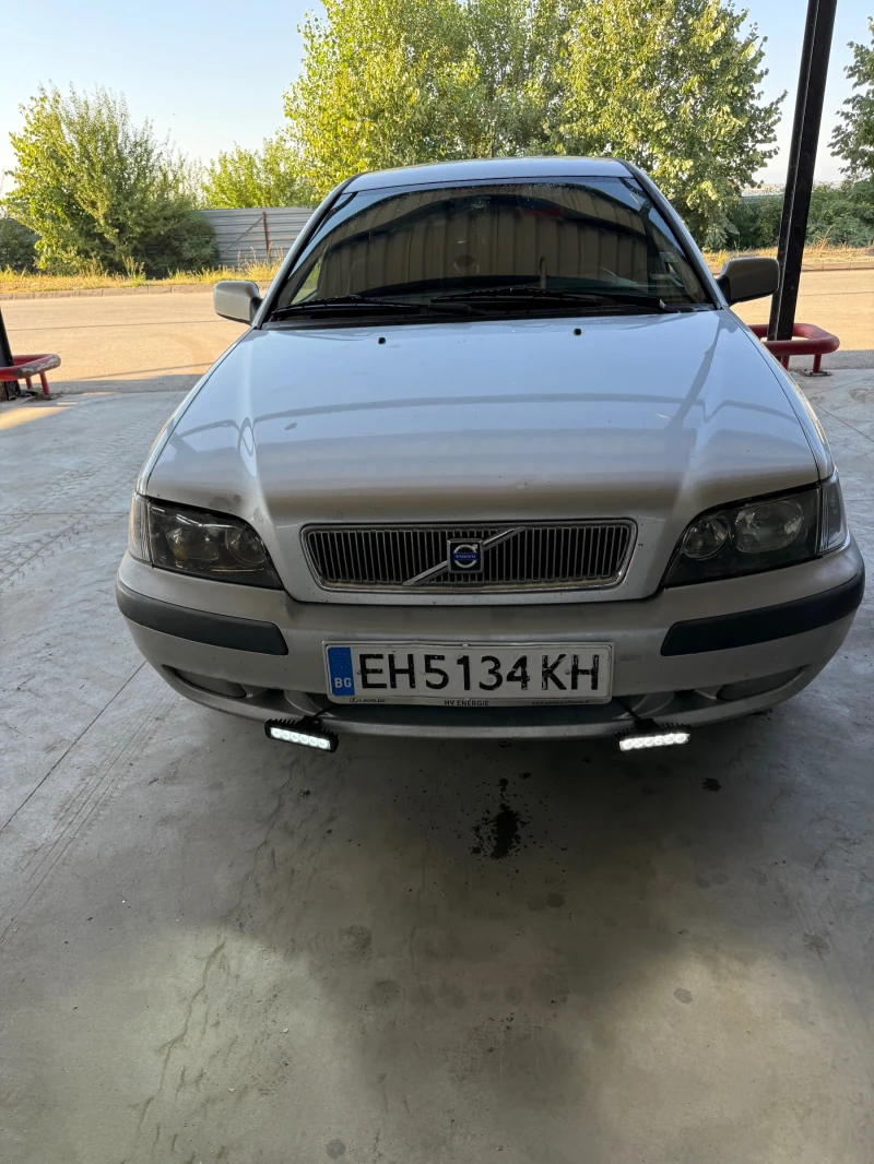 Volvo V40, снимка 3 - Автомобили и джипове - 52286864
