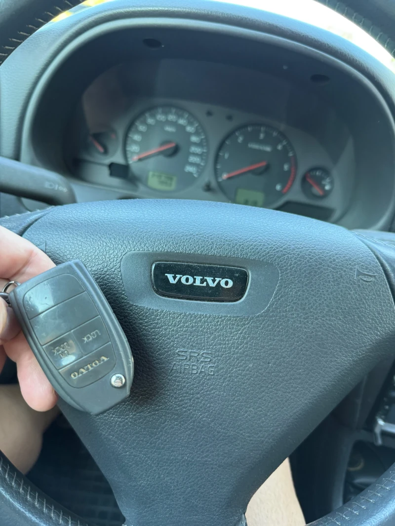 Volvo V40, снимка 9 - Автомобили и джипове - 52286864