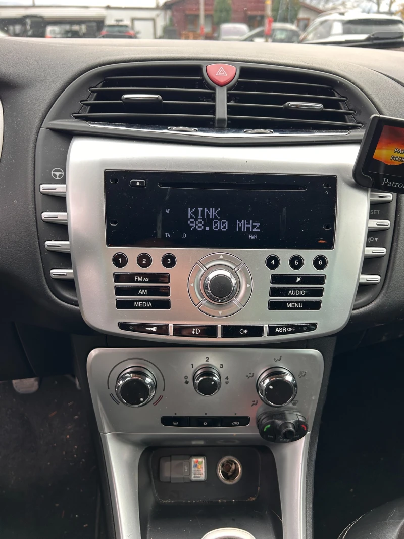 Lancia Delta 1.4T KOJA EURO 4, снимка 12 - Автомобили и джипове - 52365272