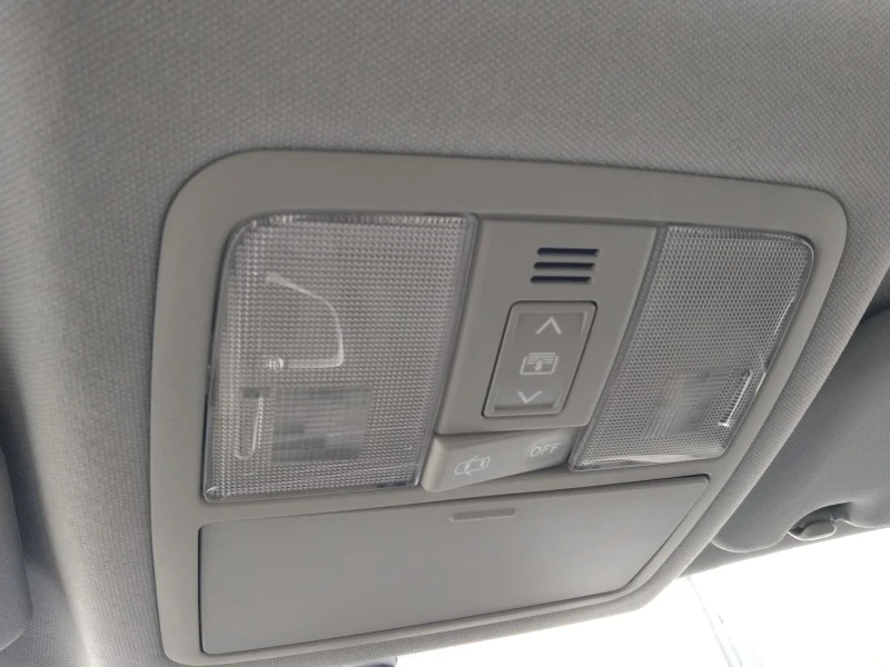 Toyota Auris, снимка 8 - Автомобили и джипове - 52417739