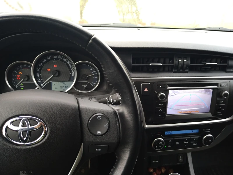 Toyota Auris, снимка 7 - Автомобили и джипове - 52417739