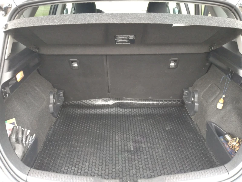 Toyota Auris, снимка 5 - Автомобили и джипове - 52417739