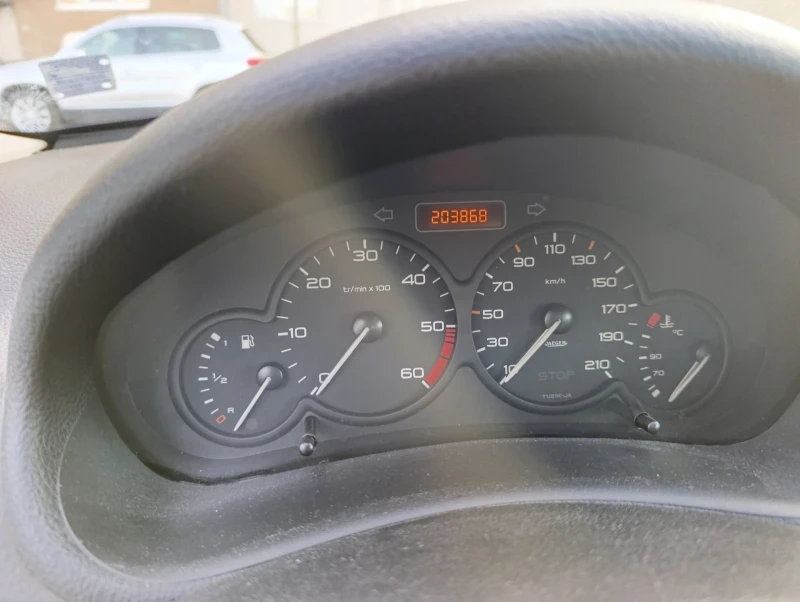 Peugeot 206 1.4HDI, снимка 11 - Автомобили и джипове - 52722458