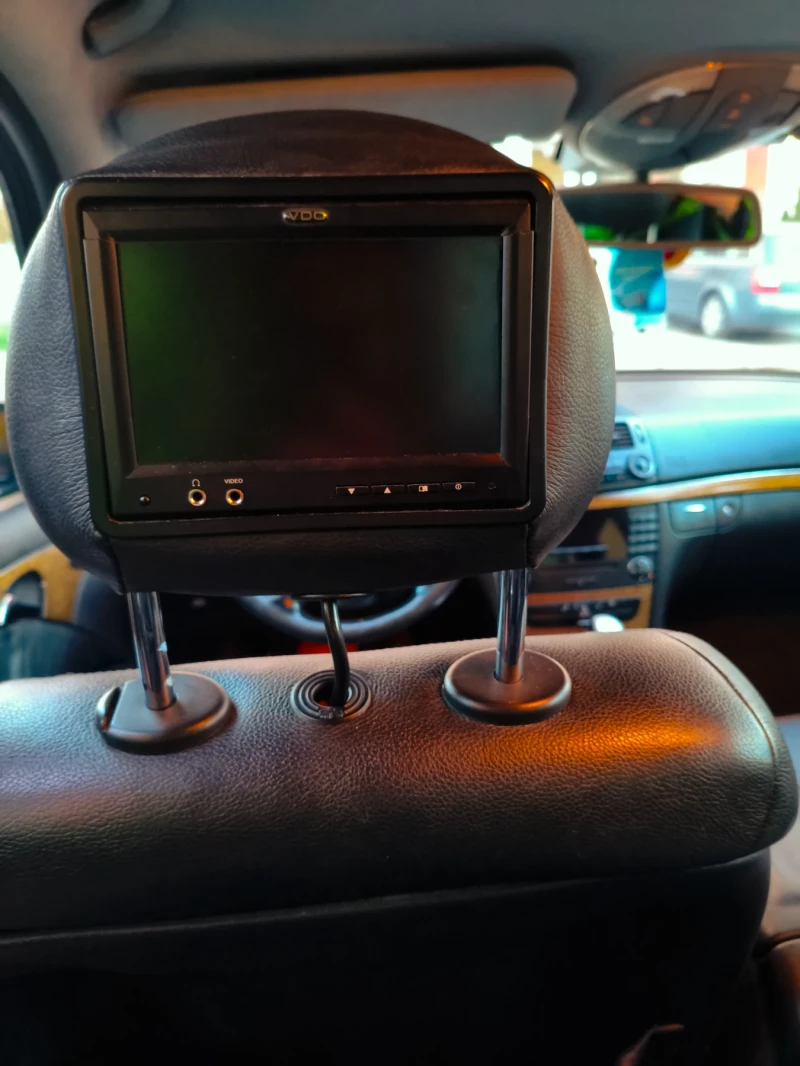 Mercedes-Benz E 320 CDI, снимка 10 - Автомобили и джипове - 52846250