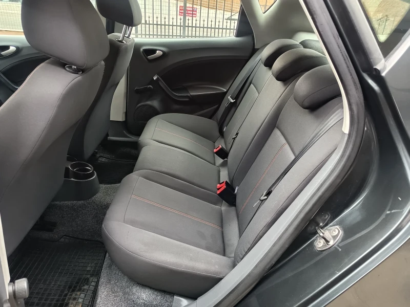 Seat Ibiza 1.2i, снимка 10 - Автомобили и джипове - 53446433