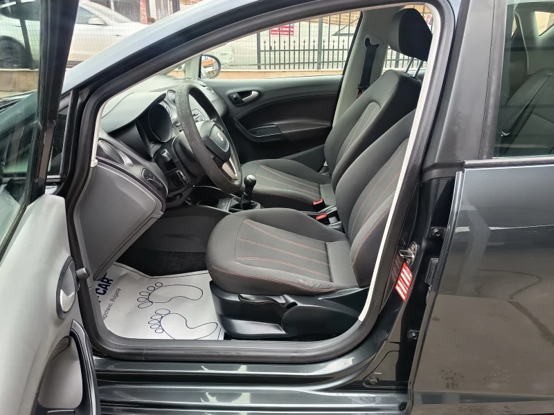 Seat Ibiza 1.2i, снимка 8 - Автомобили и джипове - 53446433
