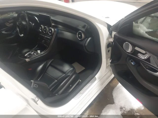 Mercedes-Benz C 300, снимка 5 - Автомобили и джипове - 49464602