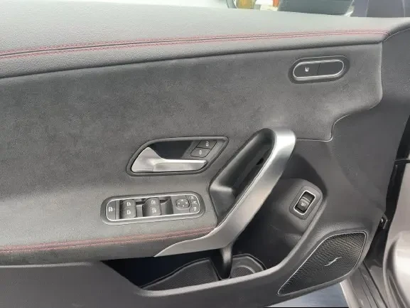 Mercedes-Benz CLA 220 d = AMG Line = Advanced Plus Гаранция - изображение 5