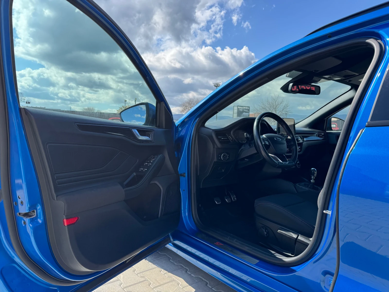 Ford Focus ST-LINE 1.5i  - изображение 9