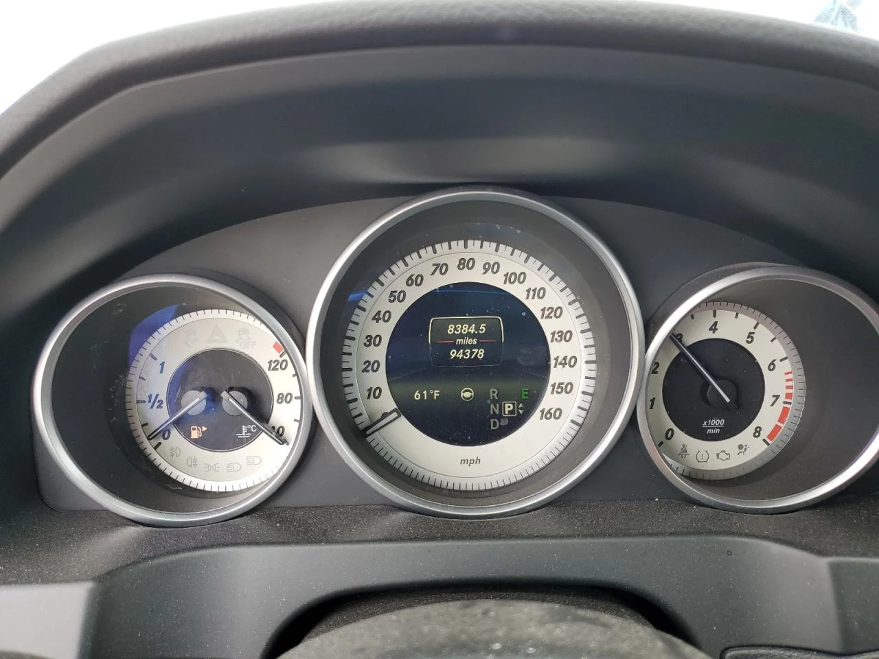 Mercedes-Benz E 400 * Възможност за Лизинг*  - изображение 9