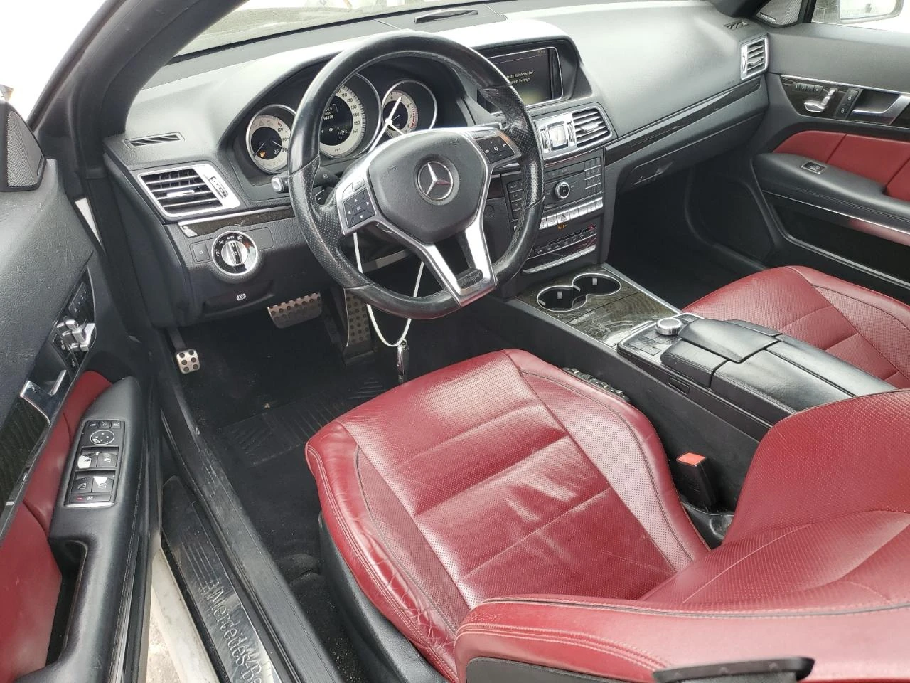 Mercedes-Benz E 400 * Възможност за Лизинг*  - изображение 8