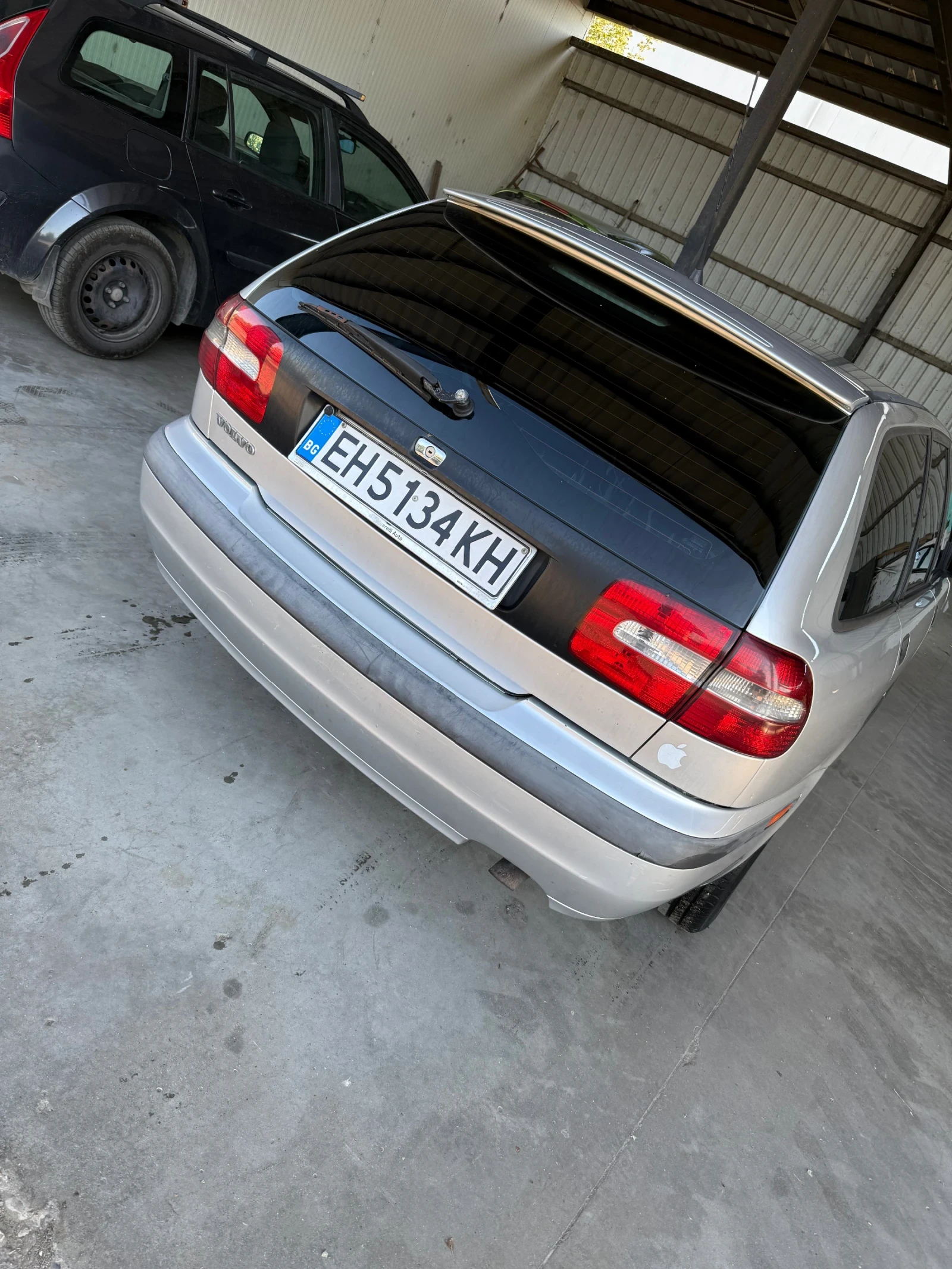 Volvo V40  - изображение 4