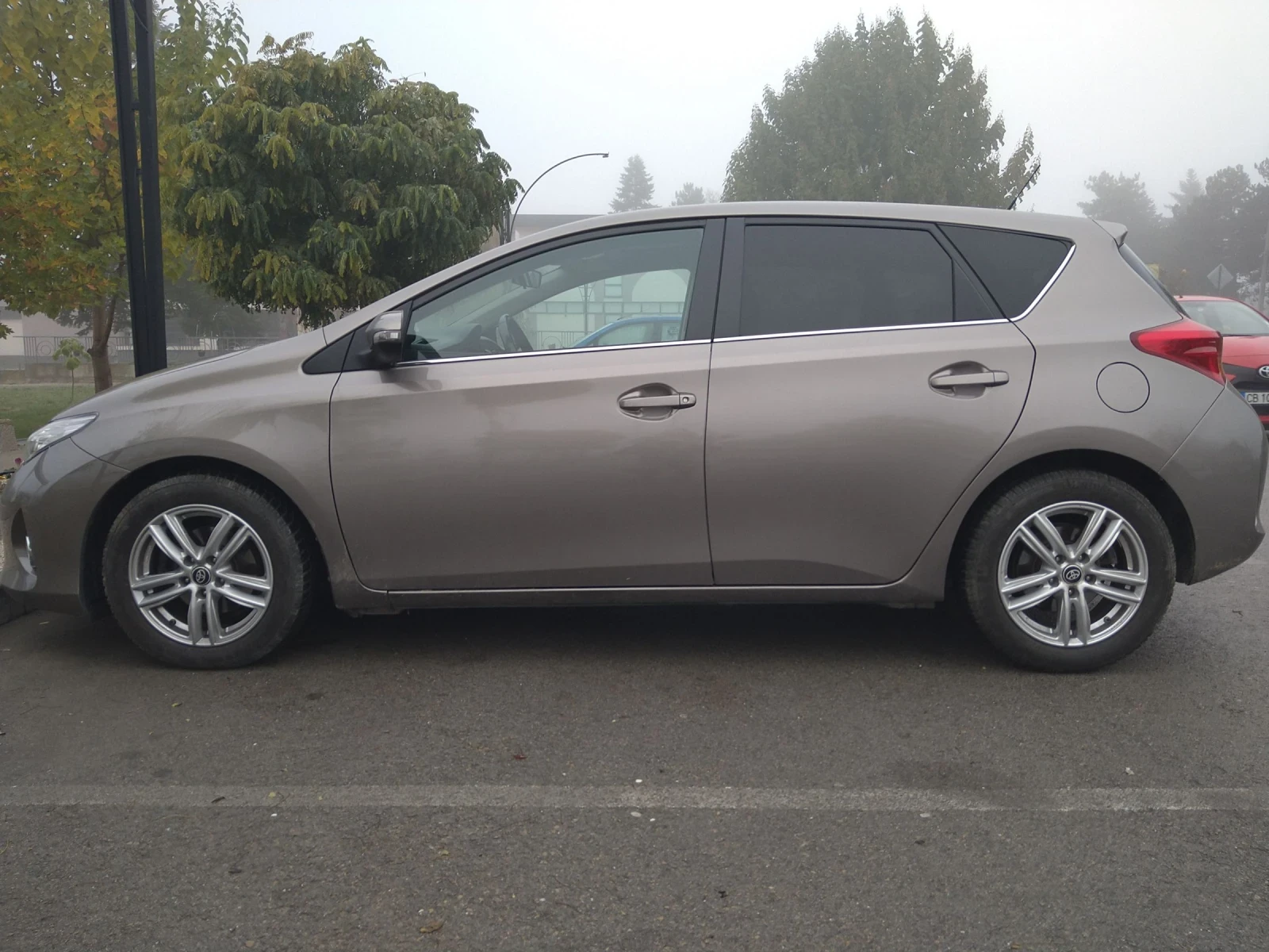 Toyota Auris  - изображение 2