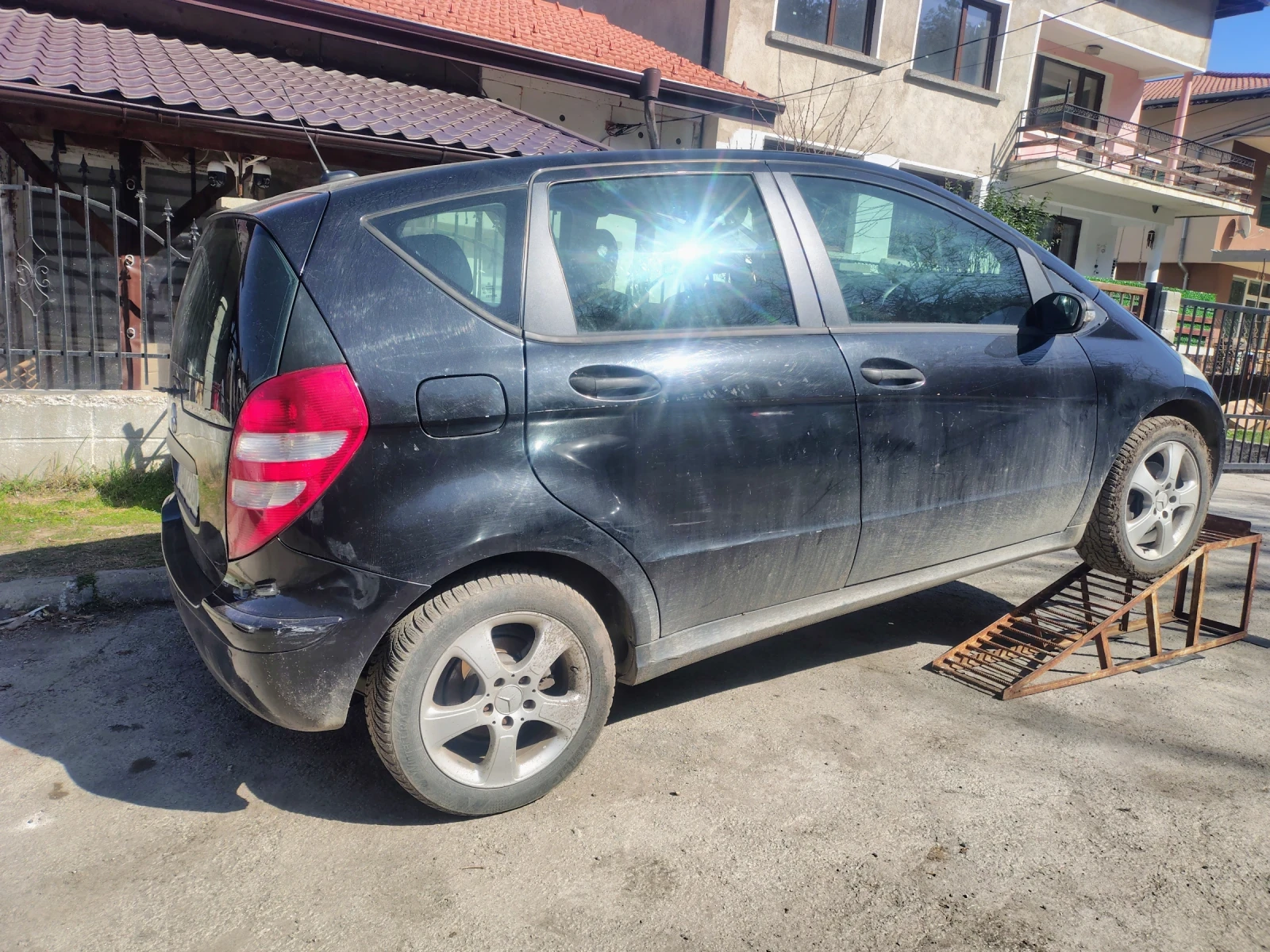 Mercedes-Benz A 160 На части или цяла.върви но влиза в авариен режим