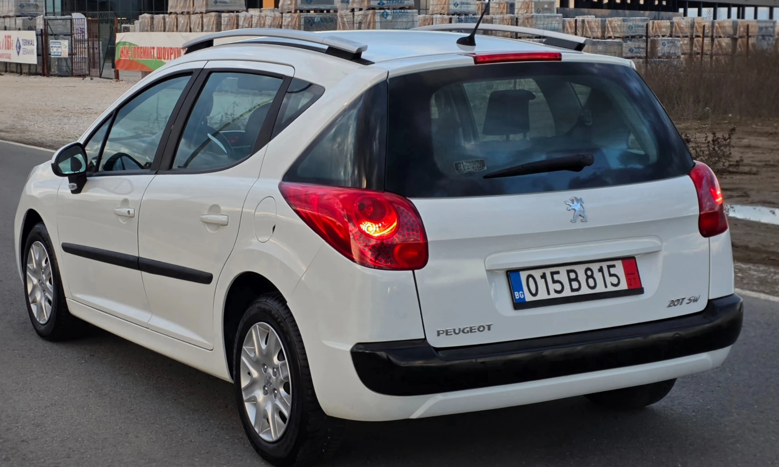 Peugeot 207 1.4i 75ks - изображение 4
