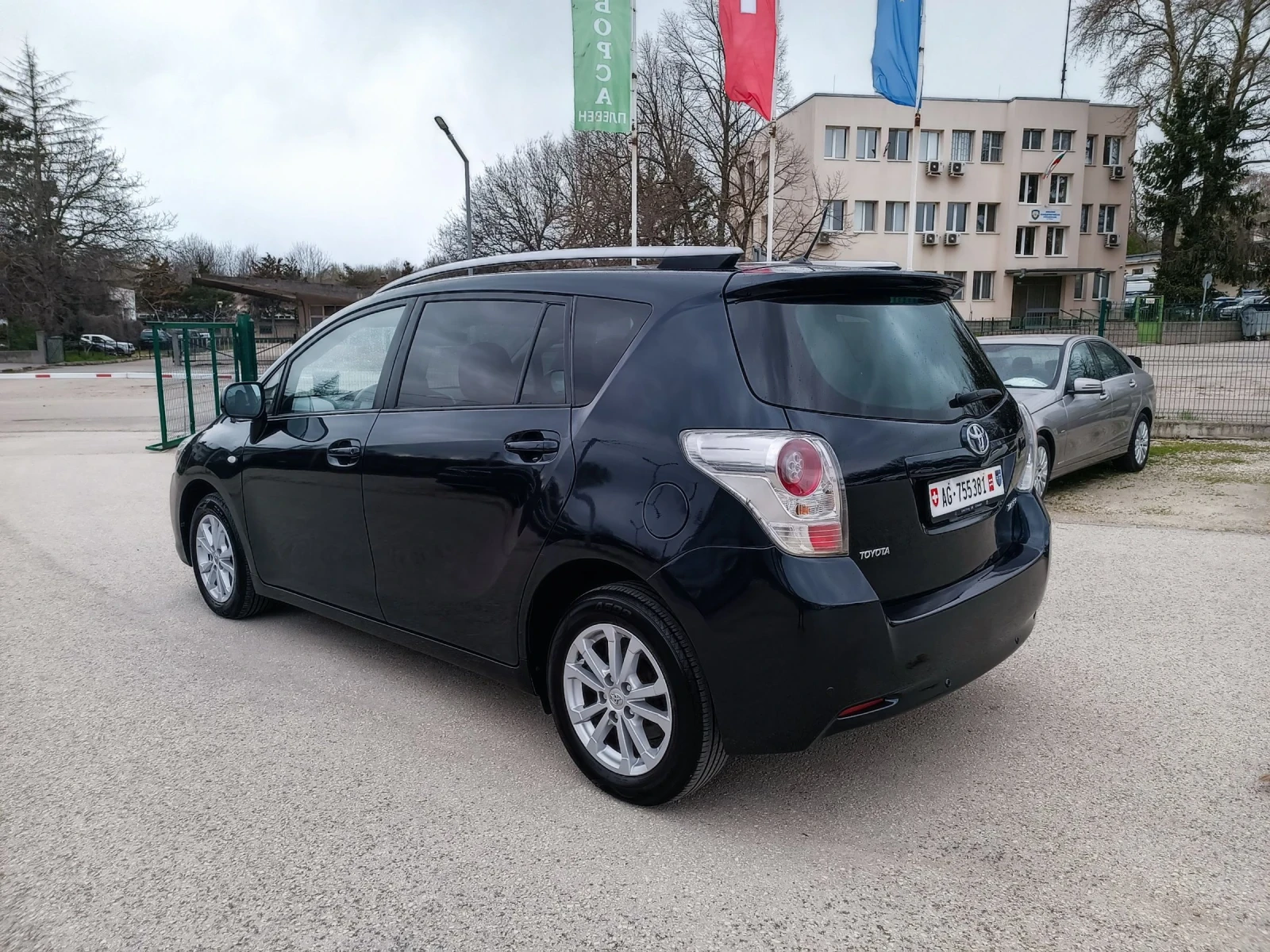 Toyota Verso 1.8i-147��-���������-�����-6��-7�-NAVI | Mobile.bg � ����������� 6