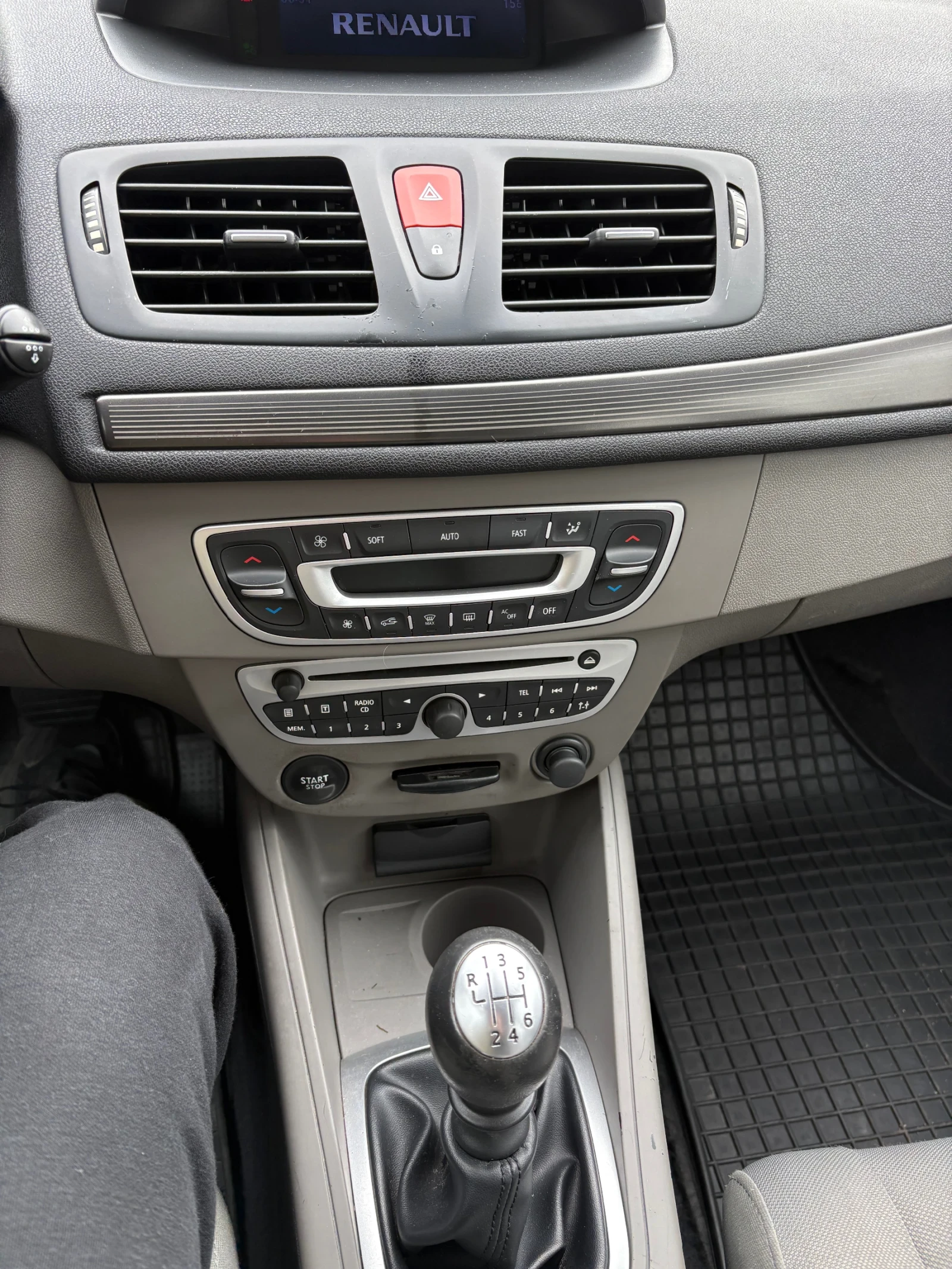 Renault Megane, снимка 9 - Автомобили и джипове - 54190278