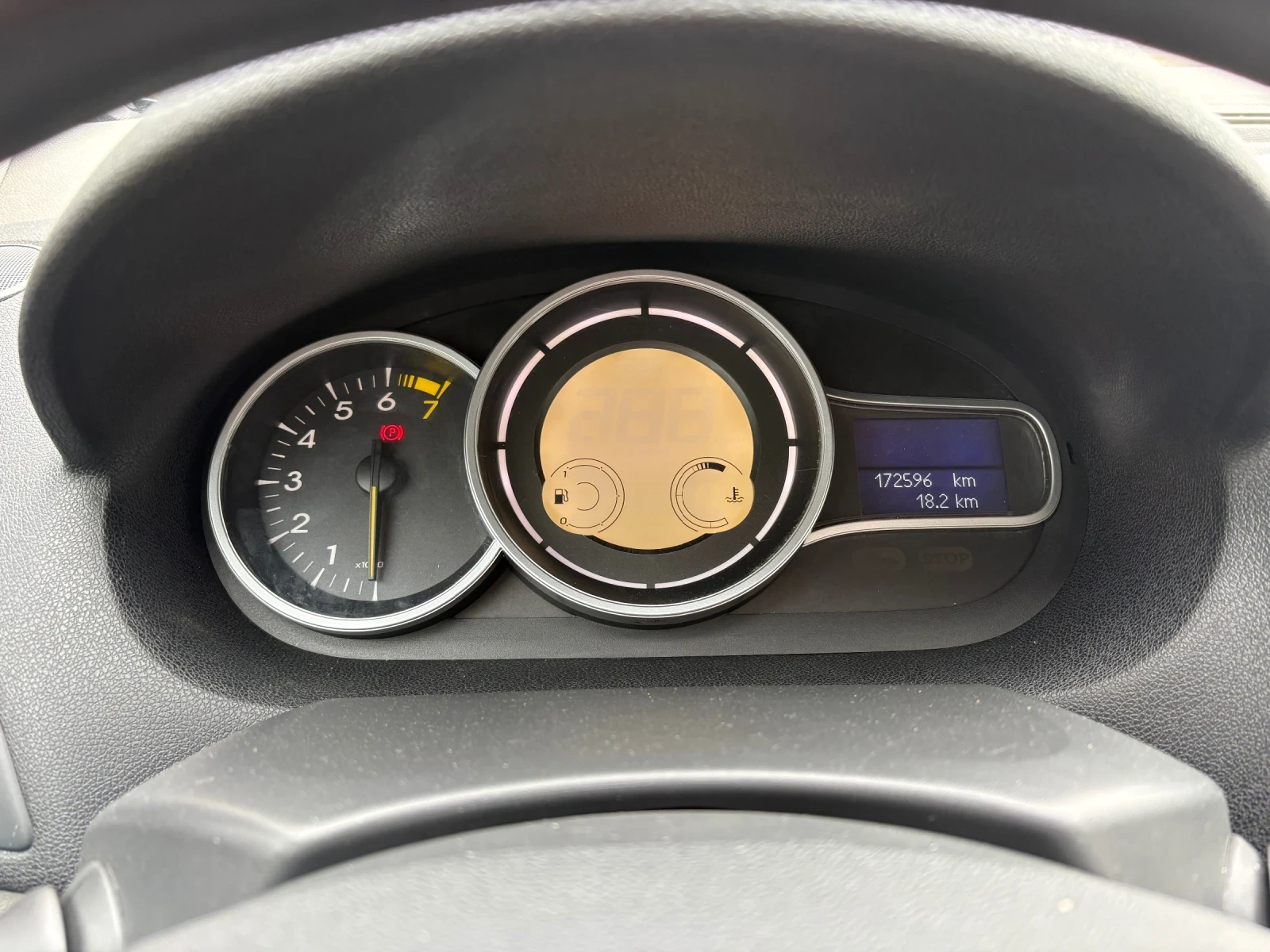 Renault Megane, снимка 6 - Автомобили и джипове - 54190278