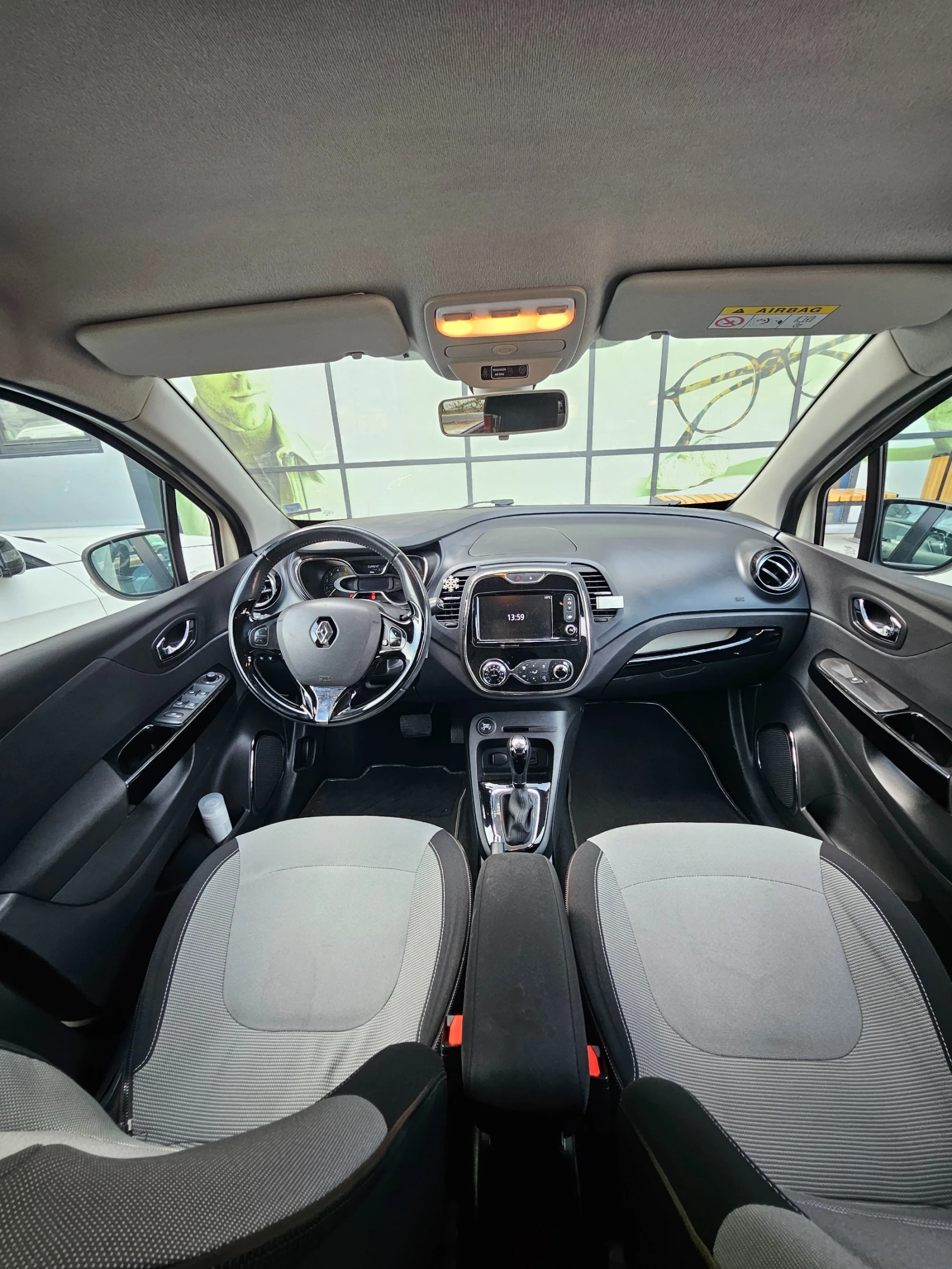 Renault Captur 1.5 DCI, снимка 6 - Автомобили и джипове - 54395899