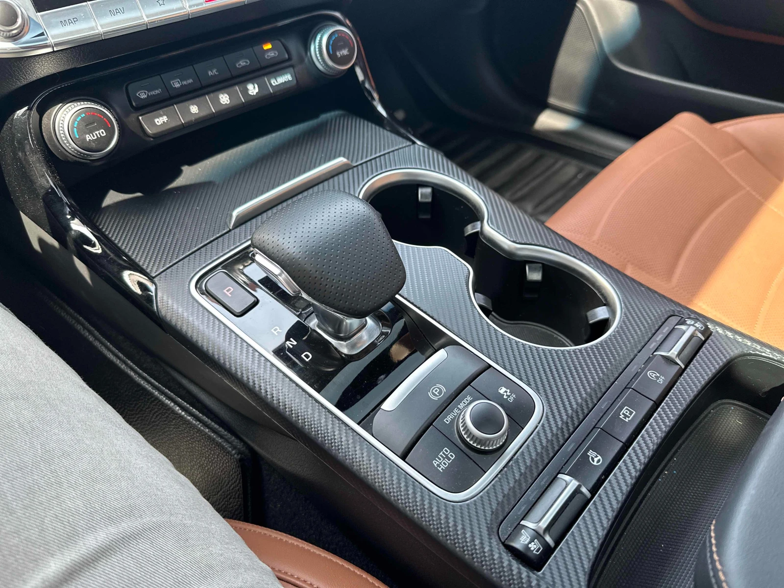 Kia Stinger СЕРВИЗНА ИСТОРИЯ * CARFAX * * ЦЕНА ДО БГ * * , снимка 11 - Автомобили и джипове - 54433379