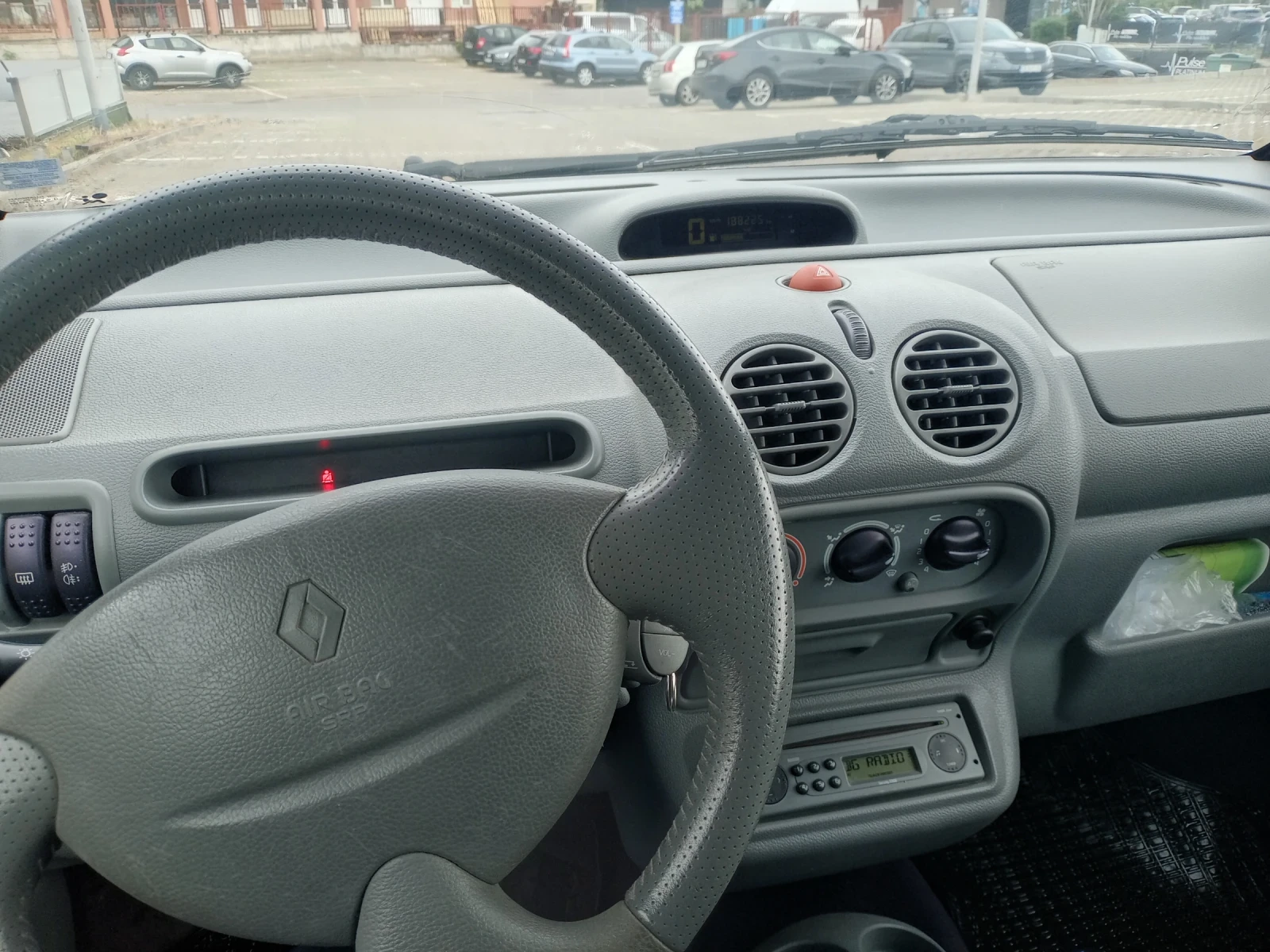 Renault Twingo 1.2 бензин , снимка 5 - Автомобили и джипове - 54530907