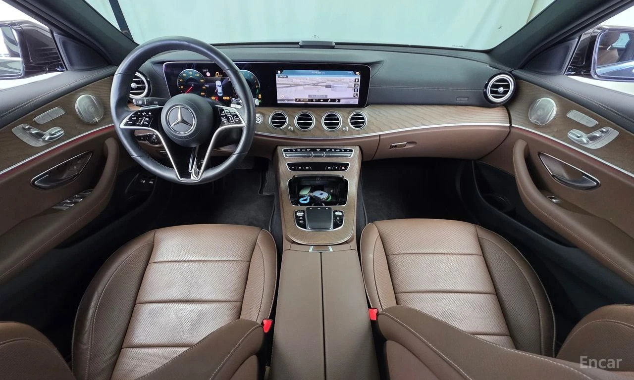 Mercedes-Benz E 300 e* 4MATIC* EXCLUSIVE* BURMESTER* ПОДГРЕВ* ОБДУХВАН, снимка 3 - Автомобили и джипове - 54878951
