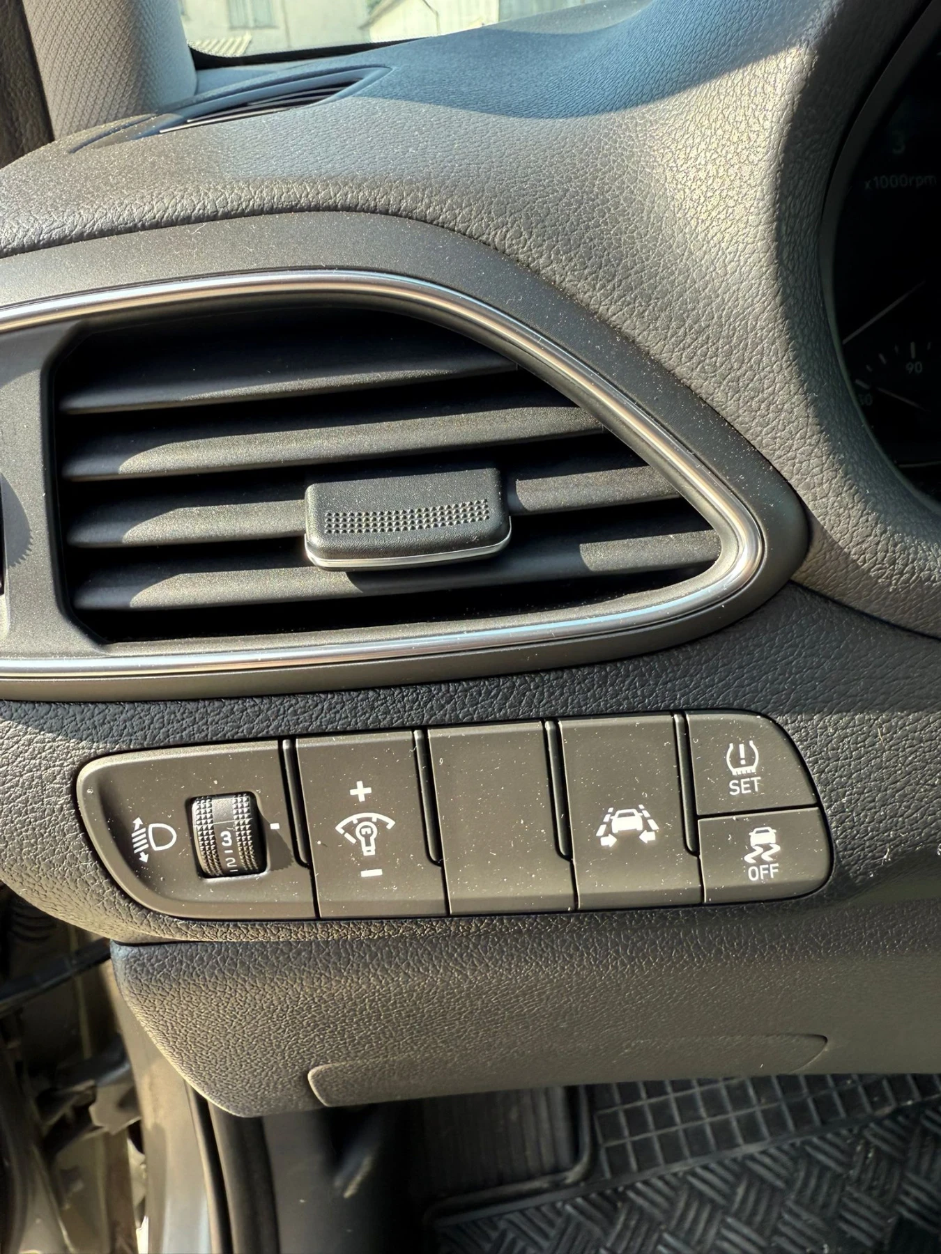 Hyundai I30 1.6 CRDI, снимка 9 - Автомобили и джипове - 54910721
