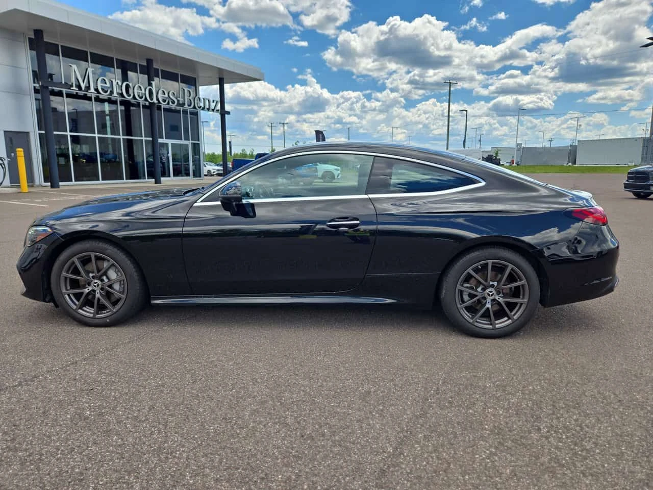 Mercedes-Benz CLE 300 * CARFAX * BURMESTER * 360 * DISTRONIC, снимка 2 - Автомобили и джипове - 54987340