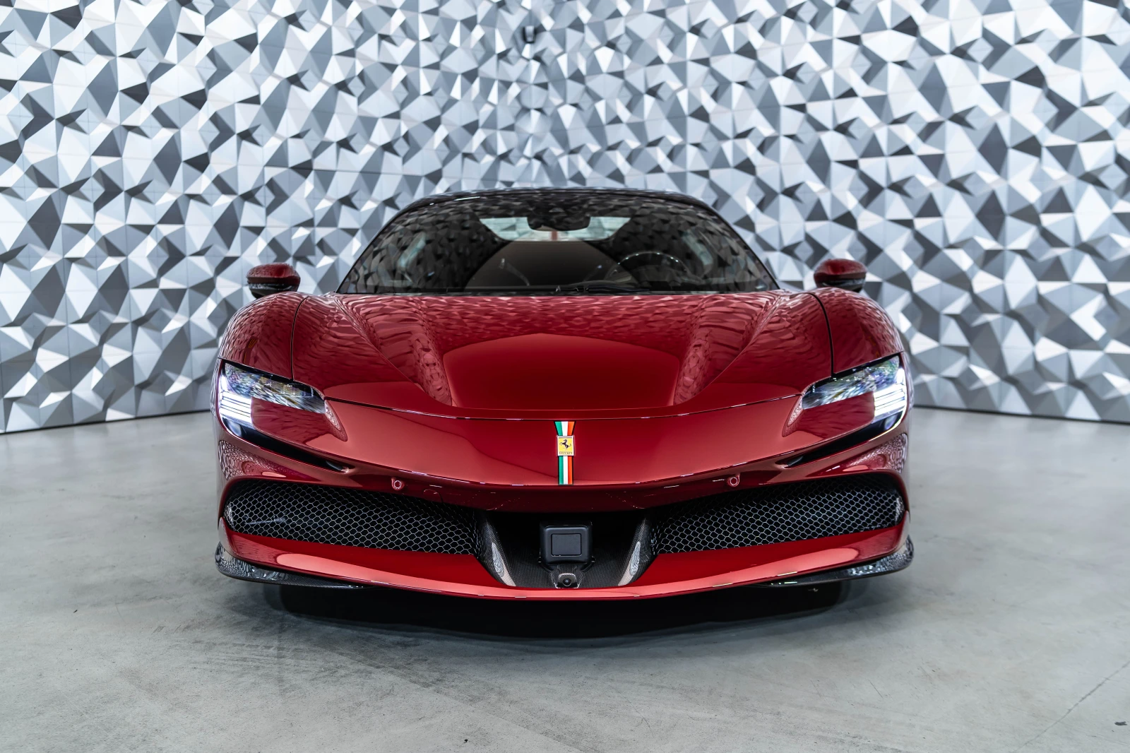 Ferrari SF 90 Spider Tailor Made 1000GP, снимка 2 - Автомобили и джипове - 55089908