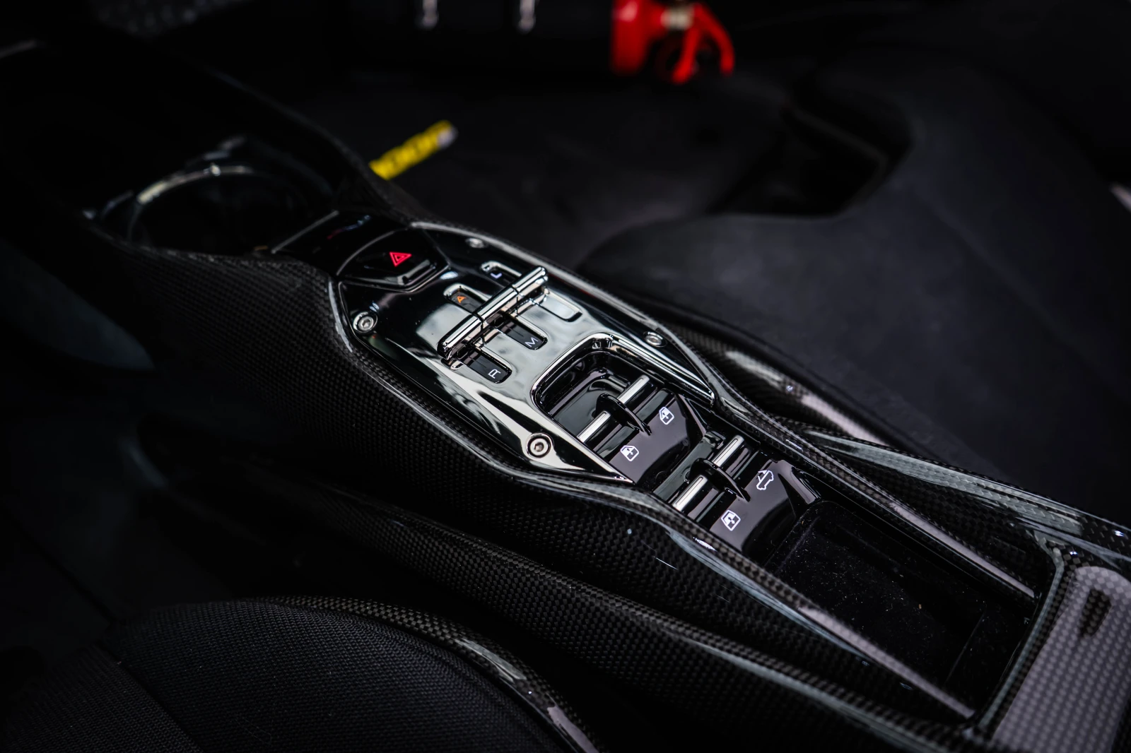 Ferrari SF 90 Spider Tailor Made 1000GP, снимка 9 - Автомобили и джипове - 55089908