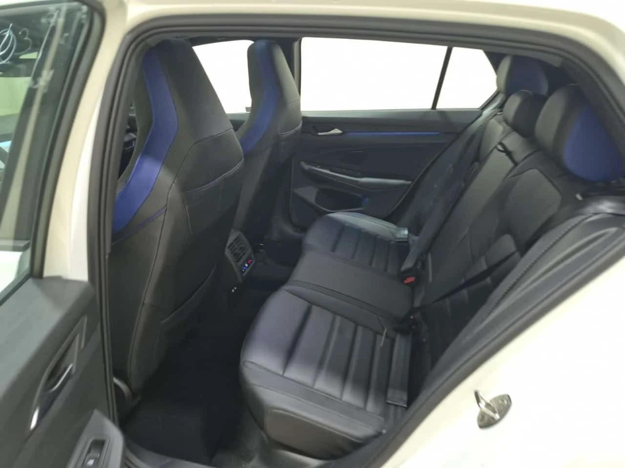 VW Golf * Ръчна скоростна кутия * CARFAX * От VW * , снимка 10 - Автомобили и джипове - 55538963