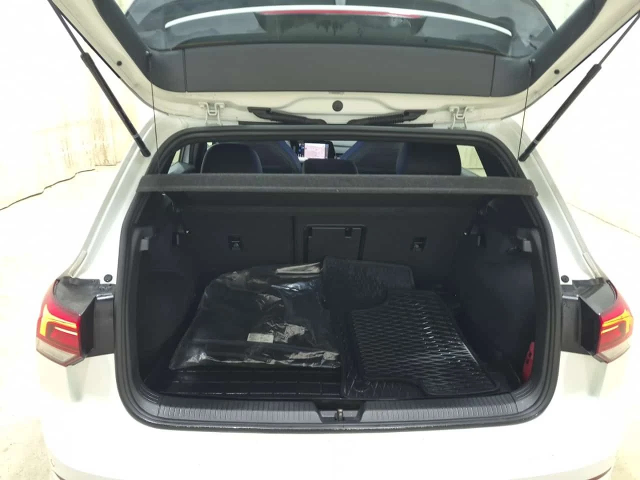VW Golf * Ръчна скоростна кутия * CARFAX * От VW * , снимка 14 - Автомобили и джипове - 55538963