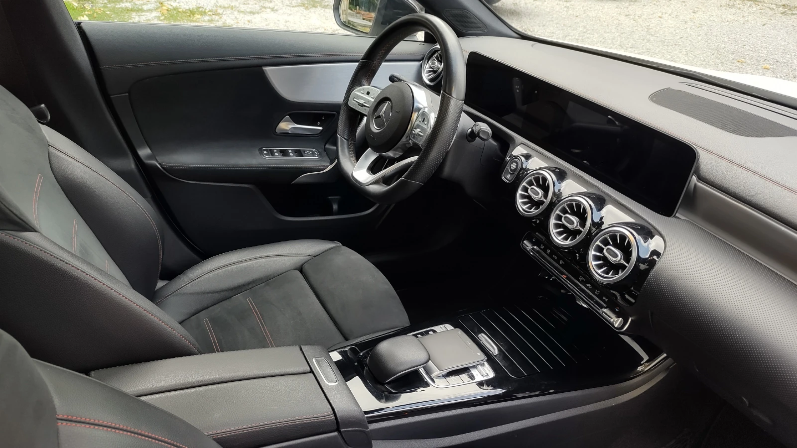Mercedes-Benz CLA 200 AMG Black Edition/Панорама/Нова!, снимка 14 - Автомобили и джипове - 55654324