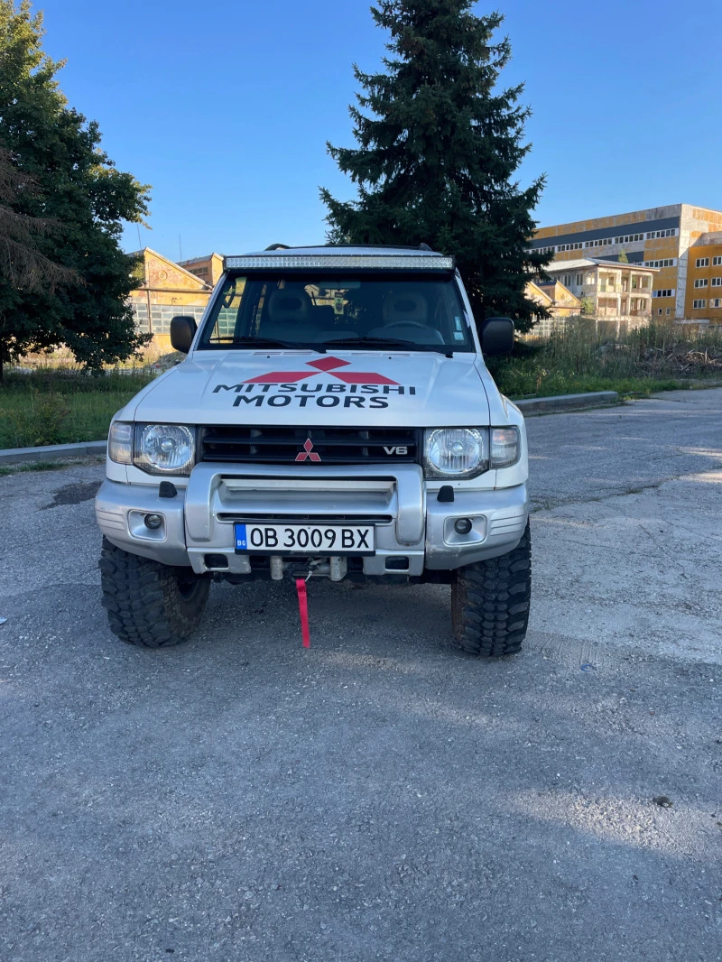 Mitsubishi Pajero 3.5 ръчка, снимка 8 - Автомобили и джипове - 46723019