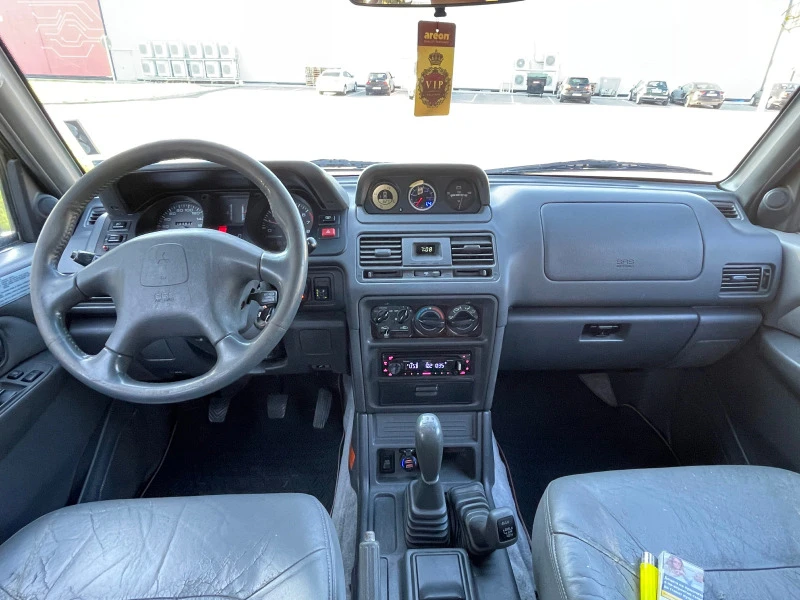 Mitsubishi Pajero 3.5 ръчка, снимка 10 - Автомобили и джипове - 46723019