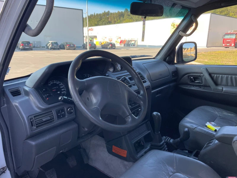 Mitsubishi Pajero 3.5 ръчка, снимка 9 - Автомобили и джипове - 46723019