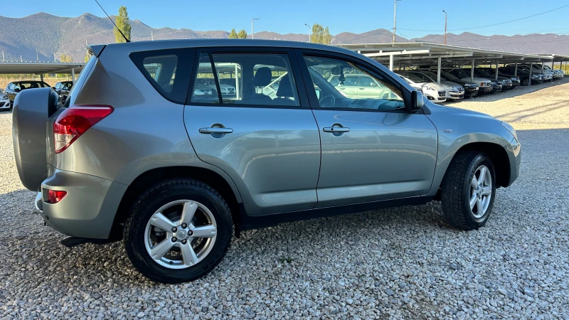 Toyota Rav4 2.2D4D-136к.с.Key Less--4X4-6скорости, снимка 4 - Автомобили и джипове - 47383823