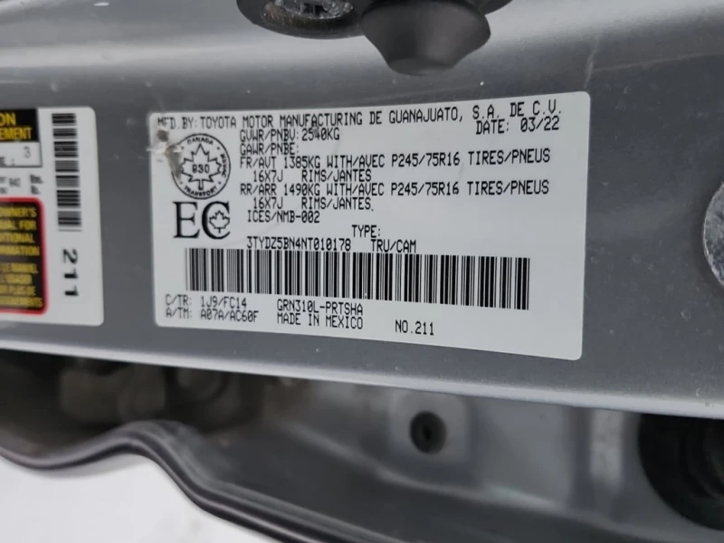 Toyota Tacoma * CREW CAB LONG BED * CARFAX * ЦЕНА ДО БГ, снимка 13 - Автомобили и джипове - 53019942