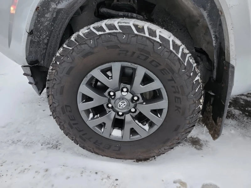 Toyota Tacoma * CREW CAB LONG BED * CARFAX * ЦЕНА ДО БГ, снимка 14 - Автомобили и джипове - 53019942